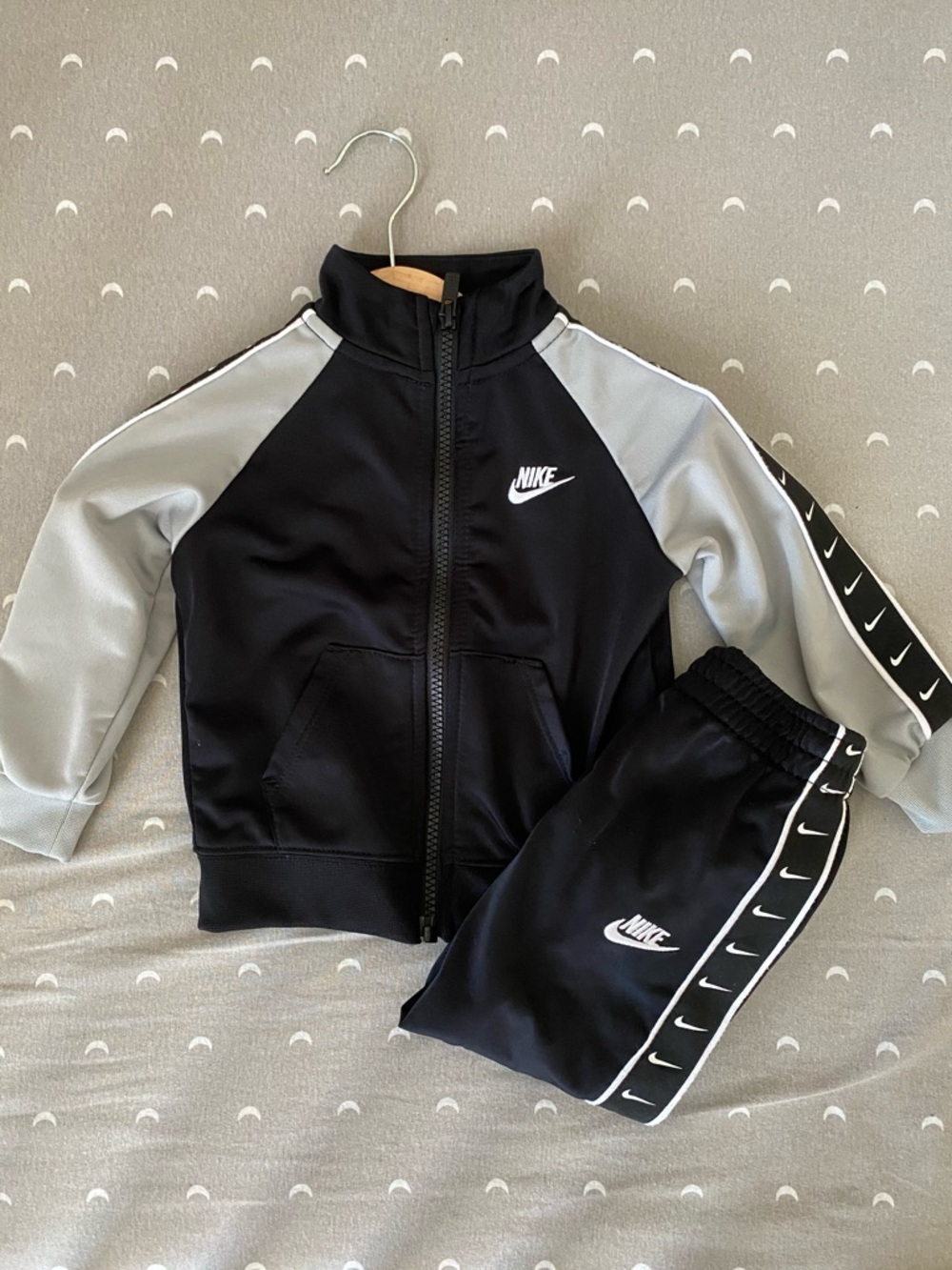 Nike Tracksuit Pants & Jacket Size 18m